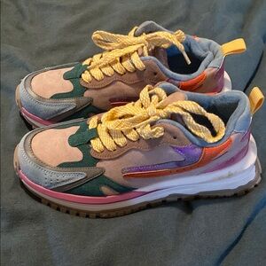 Colorful blowfish Malibu Sneakers with Yellow Laces